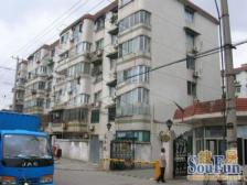 春华苑,低楼层三房,少有的户型,纯商品房