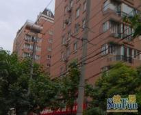 环球港300米,三开间朝南,花园位置,70万精装修大3房