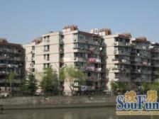 内环内看河景,一梯两户,位置安静,四轨交汇出行便捷