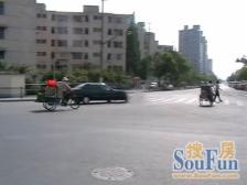卫生间全明,大开间,品质小区,小区入口附近