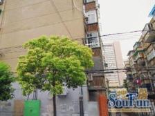 周边配套百联商场,岳阳医院,四中心民办实验小学。紧邻18地铁