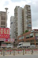 西乡地铁口天虹旁精装复式2房诚心出售