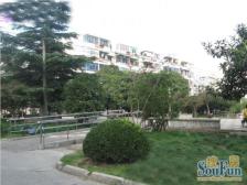 房型正气,主卧朝南,小区中心位置,得房率高