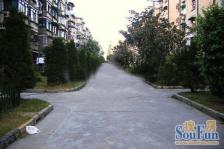 小区中心位置,得房率高,主卧朝南,房型正气