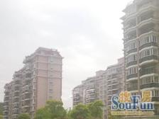 一梯两户,小区中心位置,交通便利,配套完善,房型正气,带阁楼