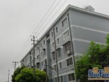 每扇窗户都朝外,停车宽阔,房子好,业主诚意卖