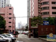 中山公园地段,出则繁华、入则宁静