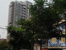 边套两房带院子诚意卖地铁口一步之遥