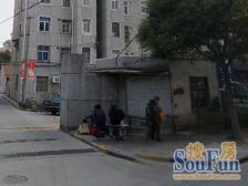 南北通透三房格局,下楼地铁,门口配套齐全买菜方便
