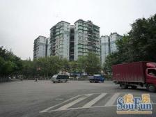 户型方正,产权清晰,卧室 采光好 每个房间都亮堂