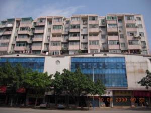 南华广场:地铁口物业,装修保养好,可直接拎包入住。
