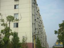 成熟小区地铁口,小区里有幼儿园,小区对面有学校,门口有公交车