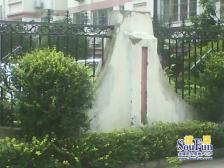 护城河畔 新湘苑三房复式带大露台 送28平汽车库价格可谈诚售