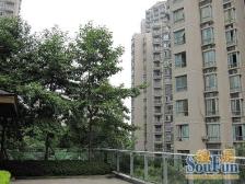 住家精装修,家具家电齐全,拎包入住