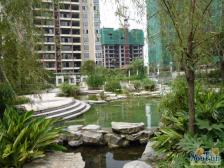 城南轻轨6号线环境好,配套成熟在家里可以看万达广场