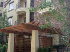 好望山带电梯洋房,32平大露台,装修保养新,进口樱桃木家具