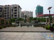 城南新区 中央美苑三房83万