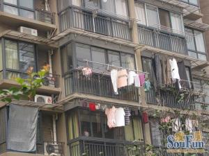 19号线译城战地铁口280米~电梯房~纯商品房~