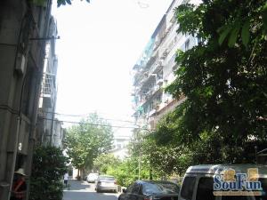 全明西边套,大阳台,采光一流诚心卖