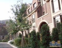 位置好不靠路北进门南花园带车位