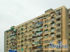 近商圈,主卧朝南,小区中心位置,精装修,客厅带阳台