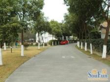 精装修1500W独栋,自带锦鲤池双临河,配套好近地铁