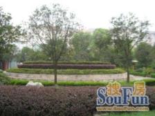 日月山庄,精装大2房,带外阳台,看的出去,轻轨站旁