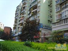 此房户型方正,布局合理无浪费,公摊面积小、