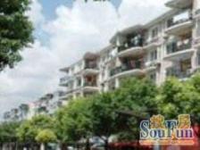 房子一梯两户,小区中间位置,做过美丽家园,前后开阔