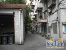 一梯两户,南北通透,近地铁,精装修,诚意出售,带阁楼