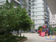 丽锦雅舍精装三房双卫出售,楼层低,居家安静。