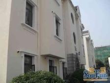 龙溪路地铁口+总高3楼洋房+停车充足+小区配套充电桩