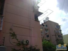 精装修两房,中间楼层采光好,近地铁中环