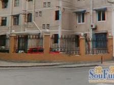 满五年 小区中间位置 低楼层 全明户型