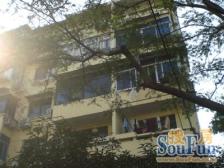 地段优越,配套齐全,采光好,户型方正,交通便利。