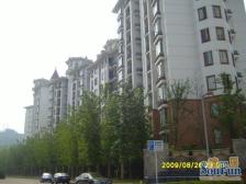 洋房一楼带花园,背靠公园近轨道,出则繁华入则宁静