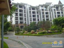 汽博小洋楼两房,背靠公园近轨道,出则繁华入则宁静