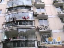 新出!新出!精装修俩房,凤凰楼层,地铁口,诚意出售