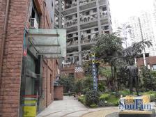 此房低楼层;但采光充足,配套设施齐全,交通便利