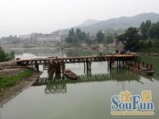 业主诚意出售!置换新房 电梯房,三开间朝南。