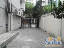 新闸路1644弄公房2室东朝向490.00万元/套出售