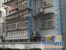 二号线地铁500米,三房朝南,有车位