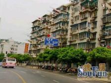 南北通透,小区中心位置,主卧朝南,闹中取静