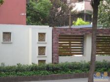 西郊别墅区,03年电梯洋房,带独立产权车库(通水电)