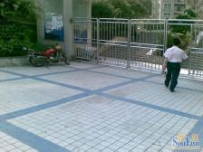 渝北公园里精装电梯三房,业主诚心出售。