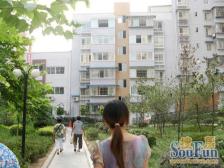 低楼层.户型端正 带两个大阳台 万达广场