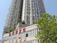 此房位置商圈内朝向安静配套设施成熟交通便利