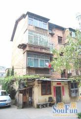 铁路七村户型方正,采光好周边匹套完善,,出行方便