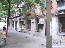 南铁六村 南北通透,采光好 近地铁 周边匹套完善,,出行方便