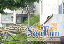 30万全新装修 近医院小区自带食堂 两房朝南全明户型